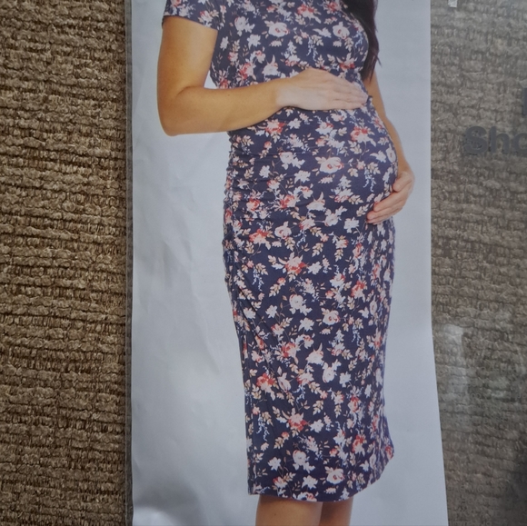 New, Navy blue & floral short sleeve maternity dress w rouched sides Medium 8 10 - Picture 2 of 3